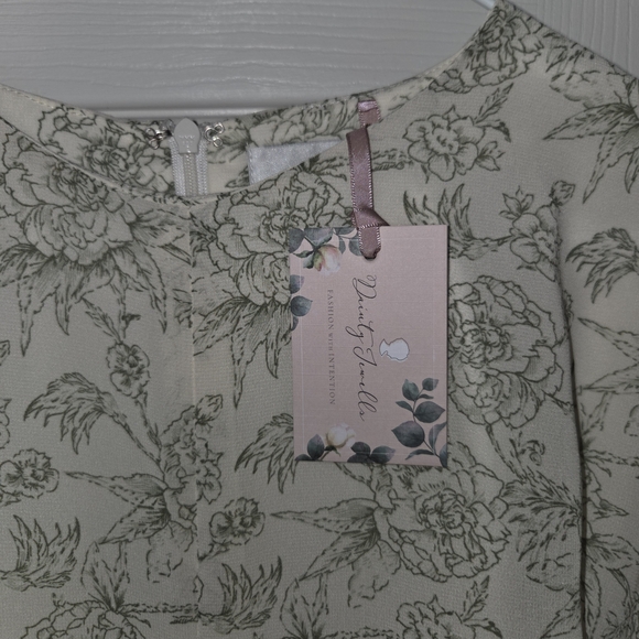 Dainty Jewells Elegant Cream Floral Maxi Dress - Picture 3 of 4